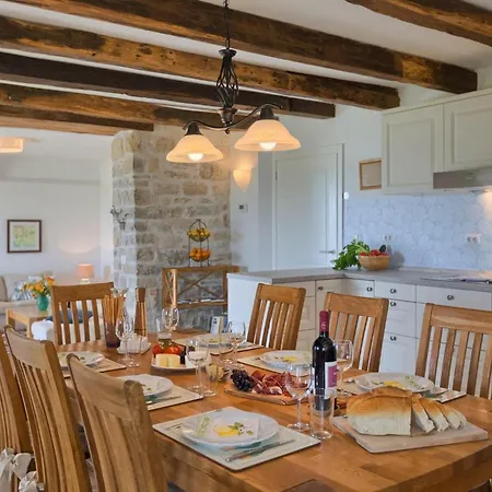 Pigini Casa de Férias Motovun